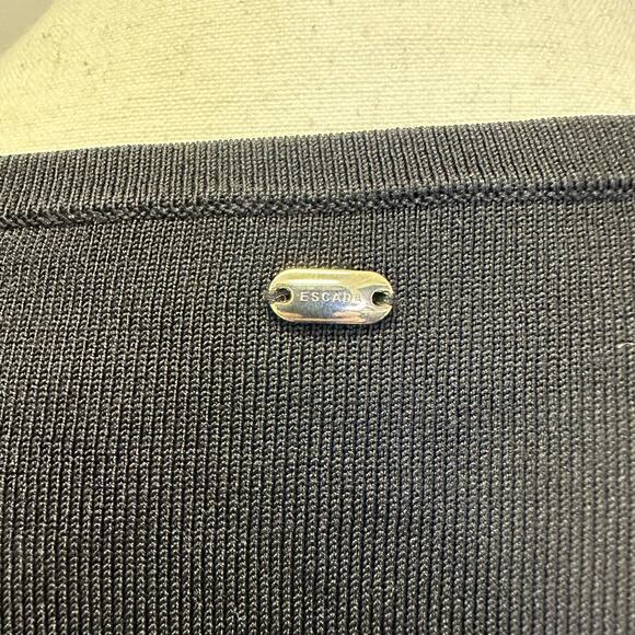 Escada Stralon Black & White V-Neck Pullover - Size Small - Picture 5 of 10